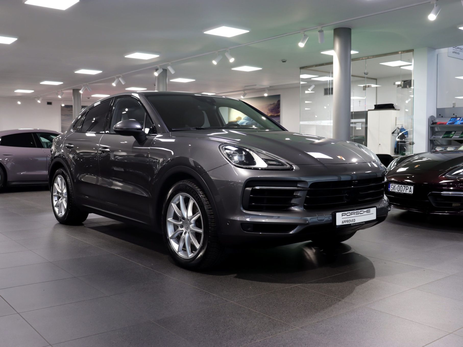 Porsche Cayenne Coupe E-Hybrid .
