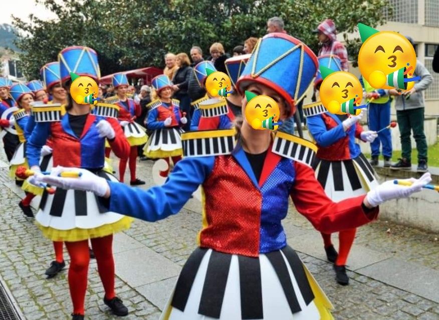 Roupa Carnaval tema "música"