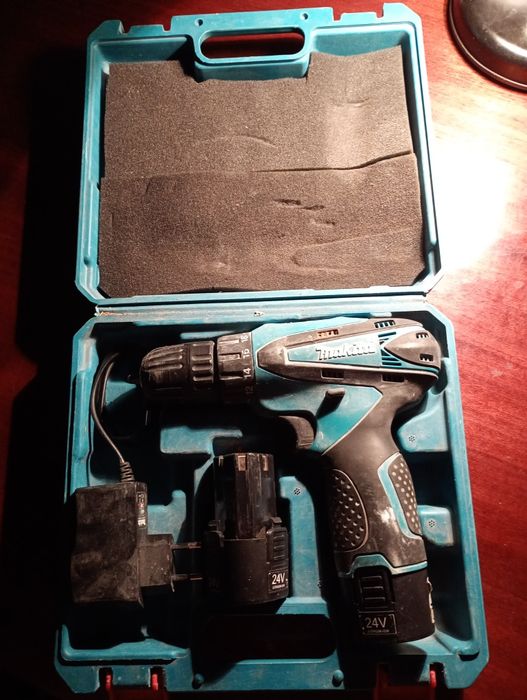 Шуруповерт makita