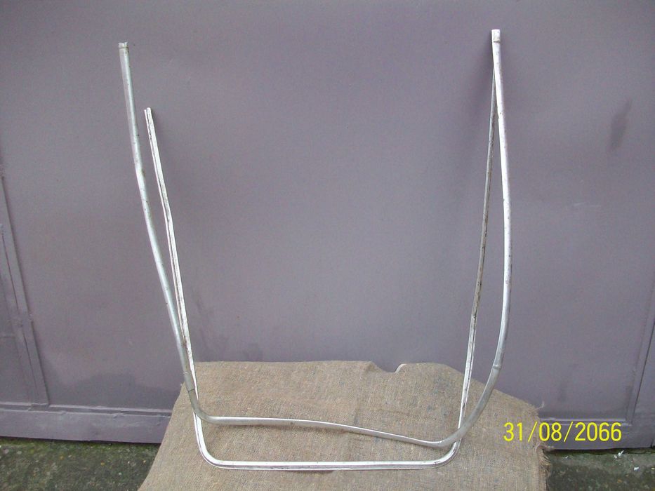 Бризговик  на  Opel  Kadett  та  Москвич .