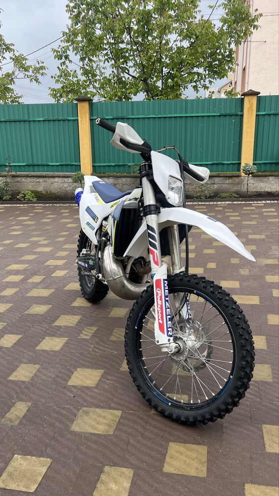 Мотоцикл крос ендуро Husqvarna TE300I