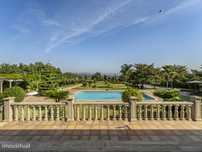 Moradia com piscina e amplo jardim, em Nevogilde - Lousada.