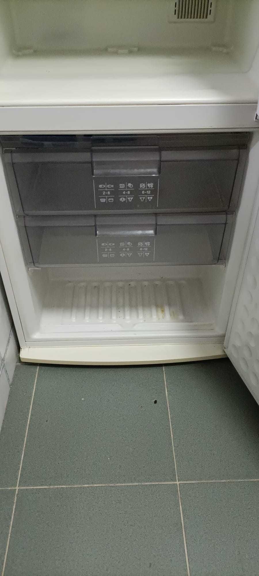 Vendo Frigorífico combinado Bosch no Frost