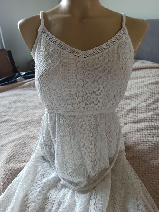 Sukienka damska biała w koronkę