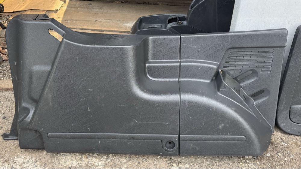 Продам пластик салону Renault Kongoo 2,3