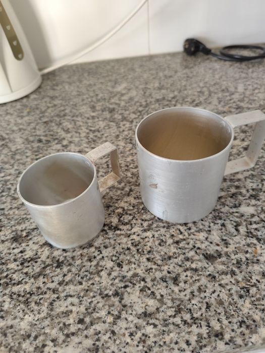 Medidas de líquidos em alumínio