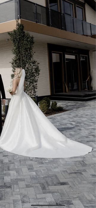 Весільня сукня