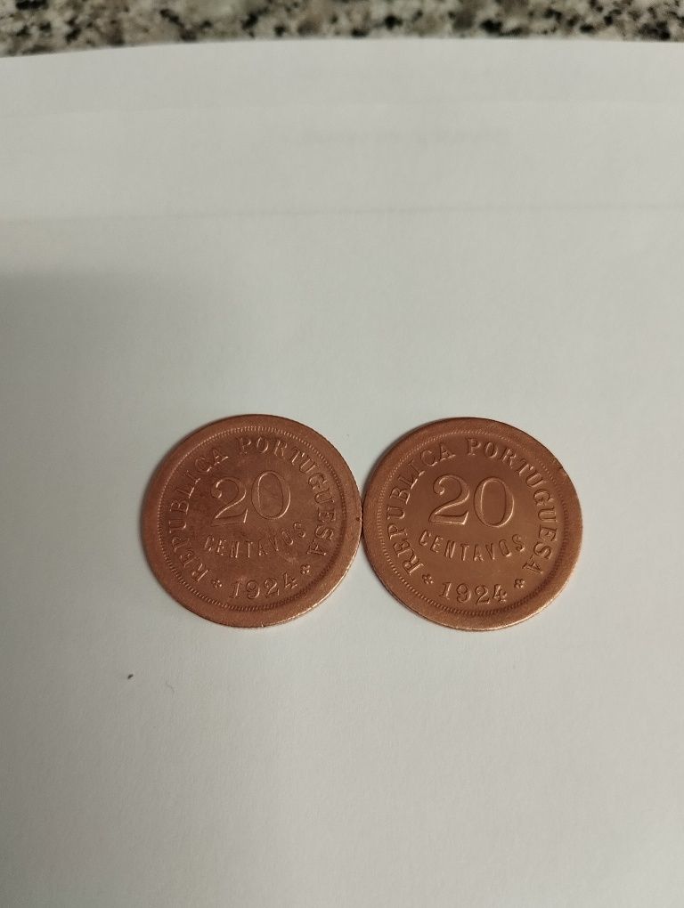 2 belas moedas de 20 centavos de 1924