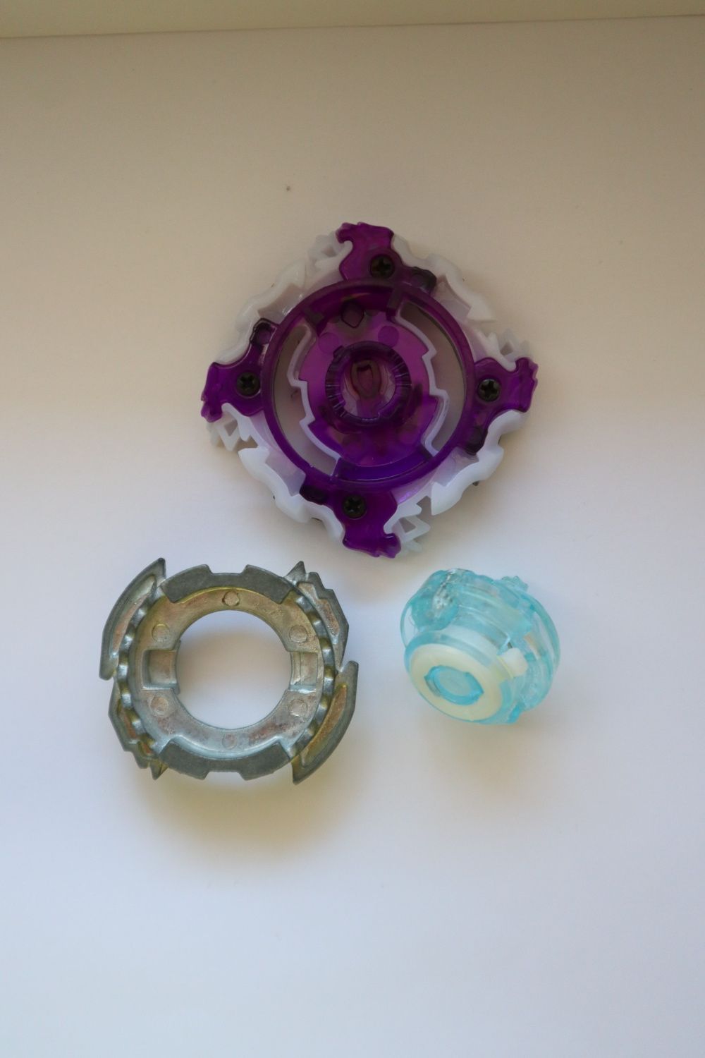 Продам бейблейд "Кривавий Луїнор" Beyblade "Bloody Longinus"