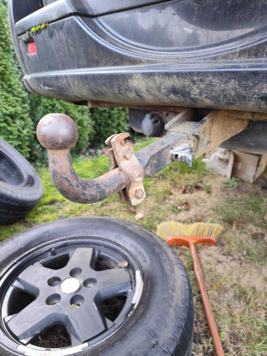 Hak holowniczy jeep cherokee kj
