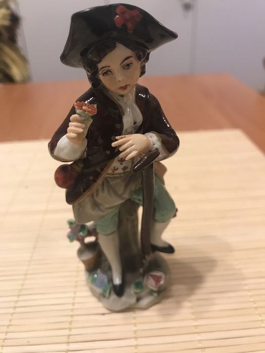 Figurka porcelanowa