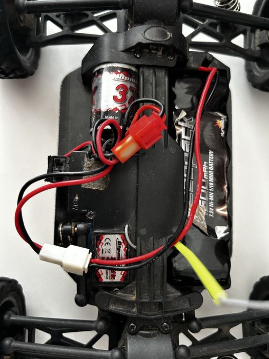 Auto rc husky 4wd 1/18scale