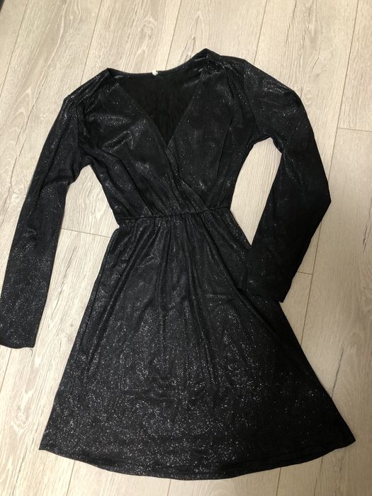 Нарядна сукня з блискітками