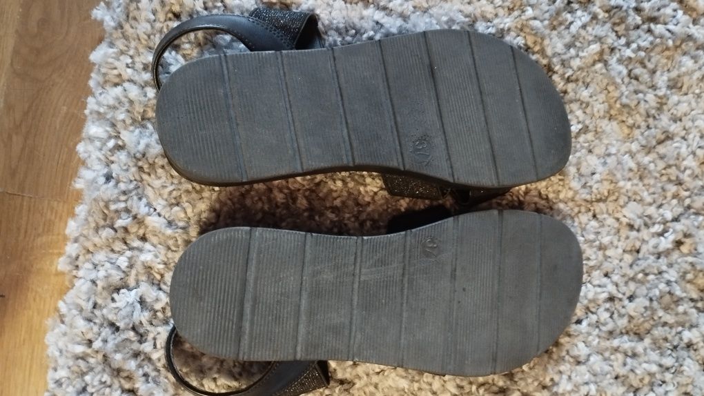 Czarne sandały sandałki 24,5 cm płaskie plaski niski obcas
