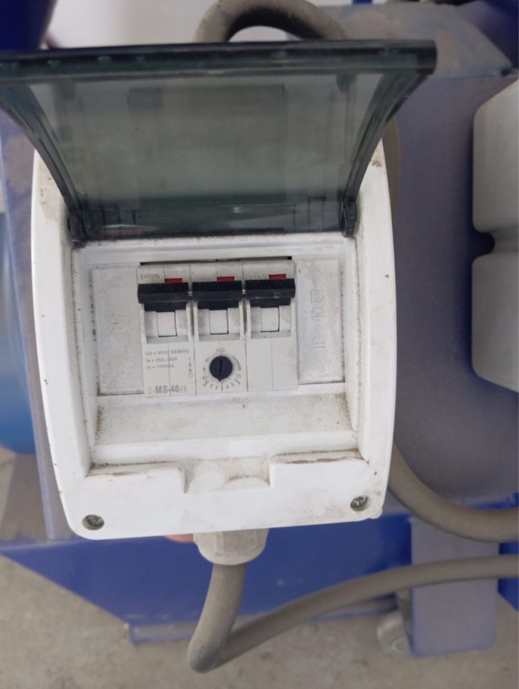 Śrutownik ssąco-tłoczący 18,5KW z mieszalnikiem pasz 2t