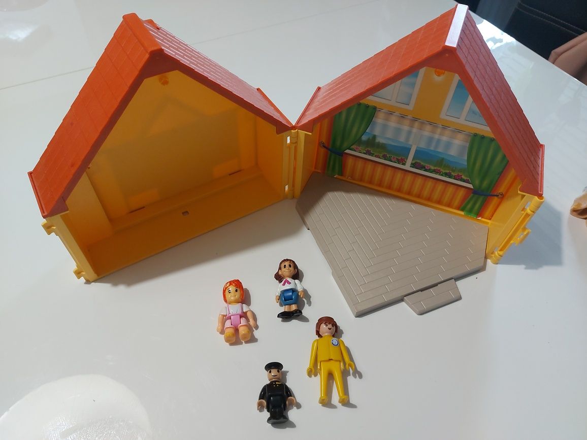 Domek playmobil + laleczki