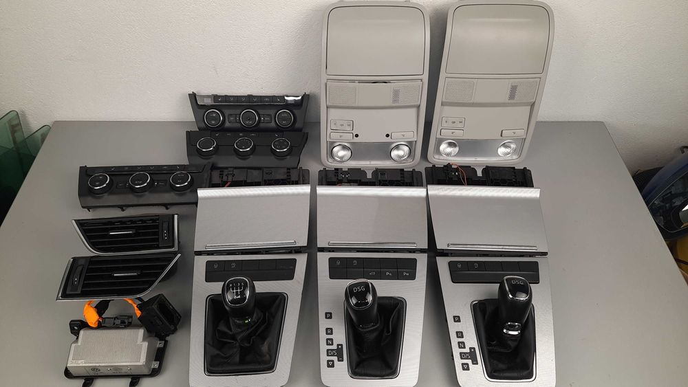 Бардачок пасажира Skoda Octavia A7 2013-2020р оригінал 5E1857121A