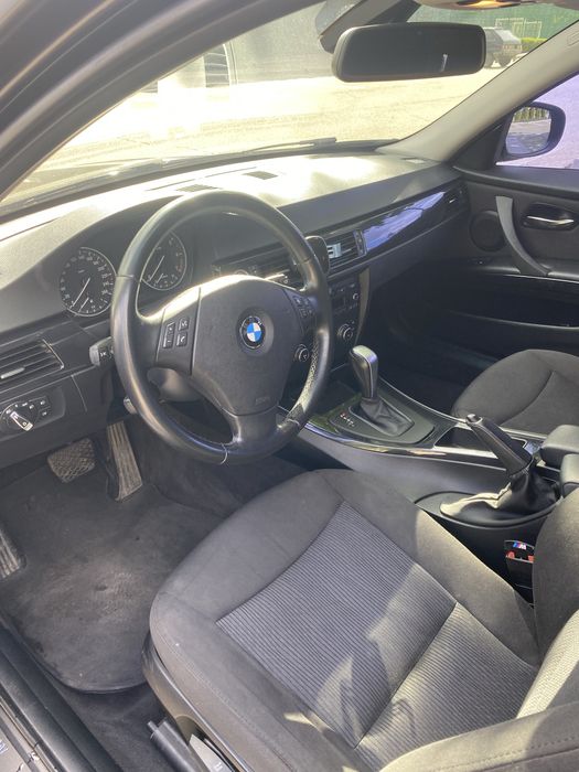 Bmw e90 2011 рік