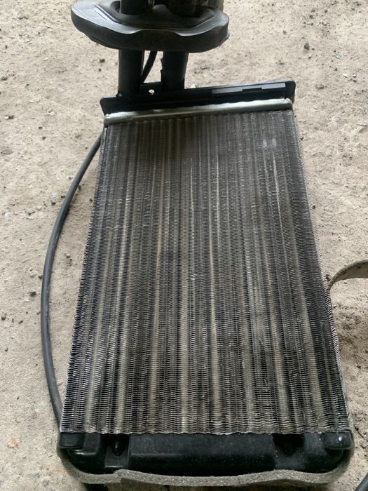 Радіатор пічки т4 2.4 . Також є моторчик, борода