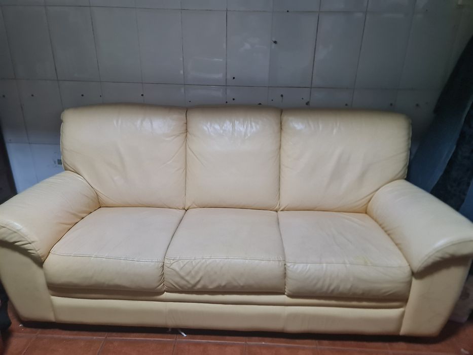 Vendo sofá  cor beje