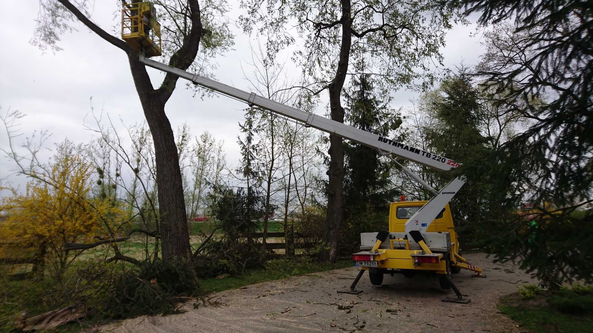 Wynajem podnośnik koszowy zwyżka 22m usługi Wrocław Siechnice okolice