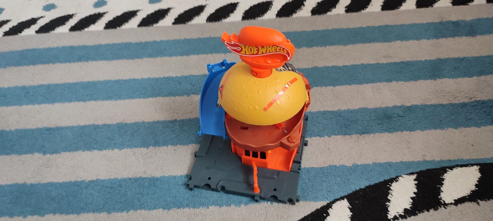 Hot wheels hamburger