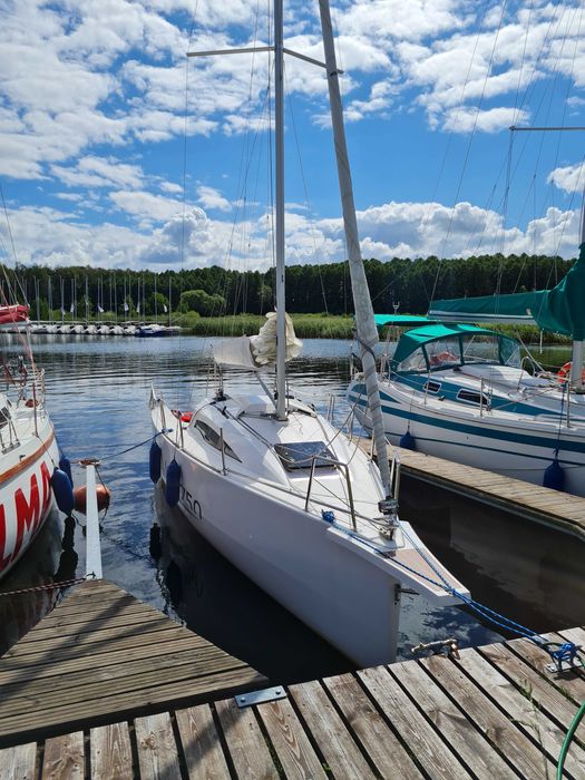 Sprzedam jacht żaglowy Focus 750