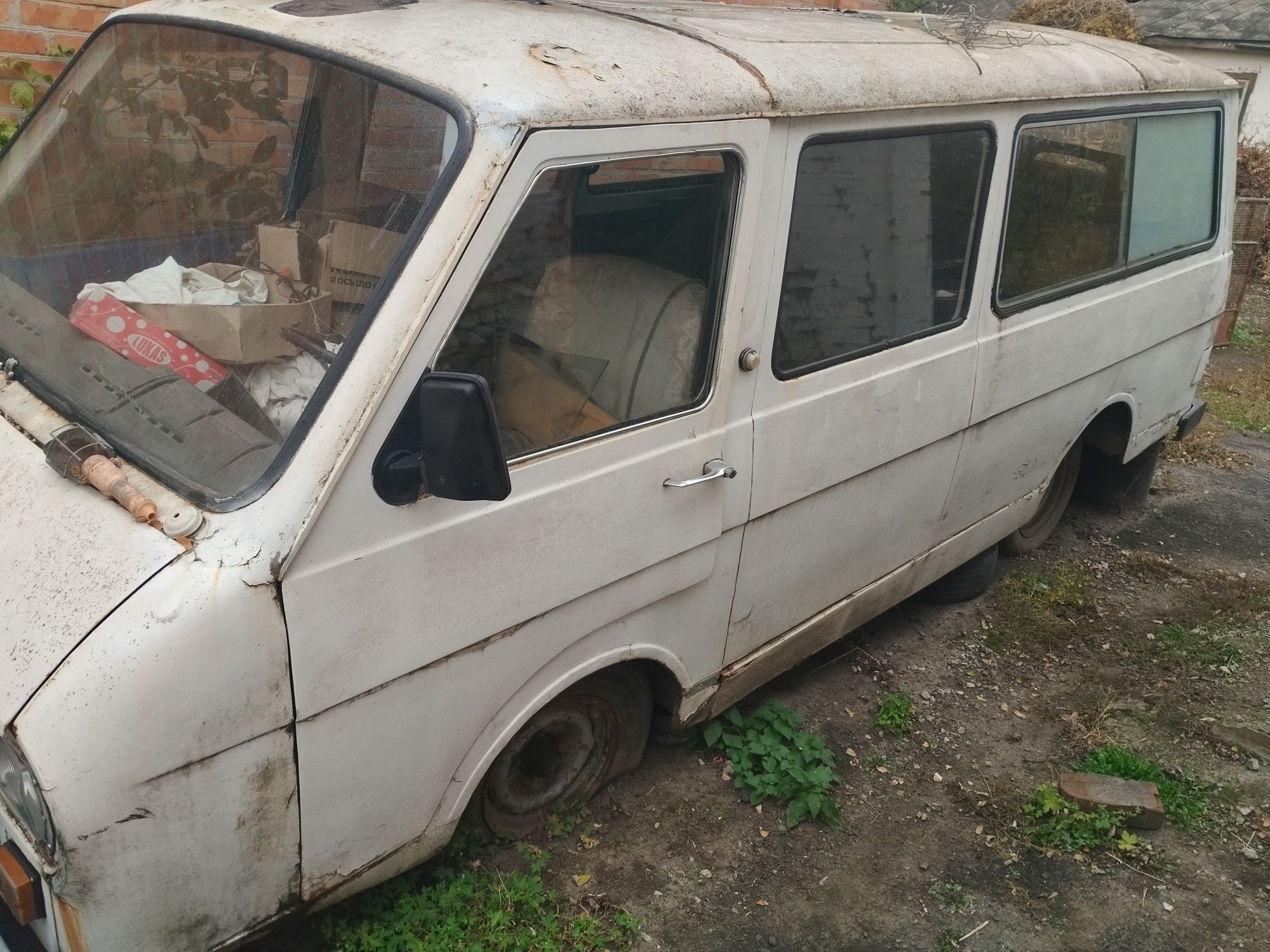 Продам РАФ 2203 2 шт.