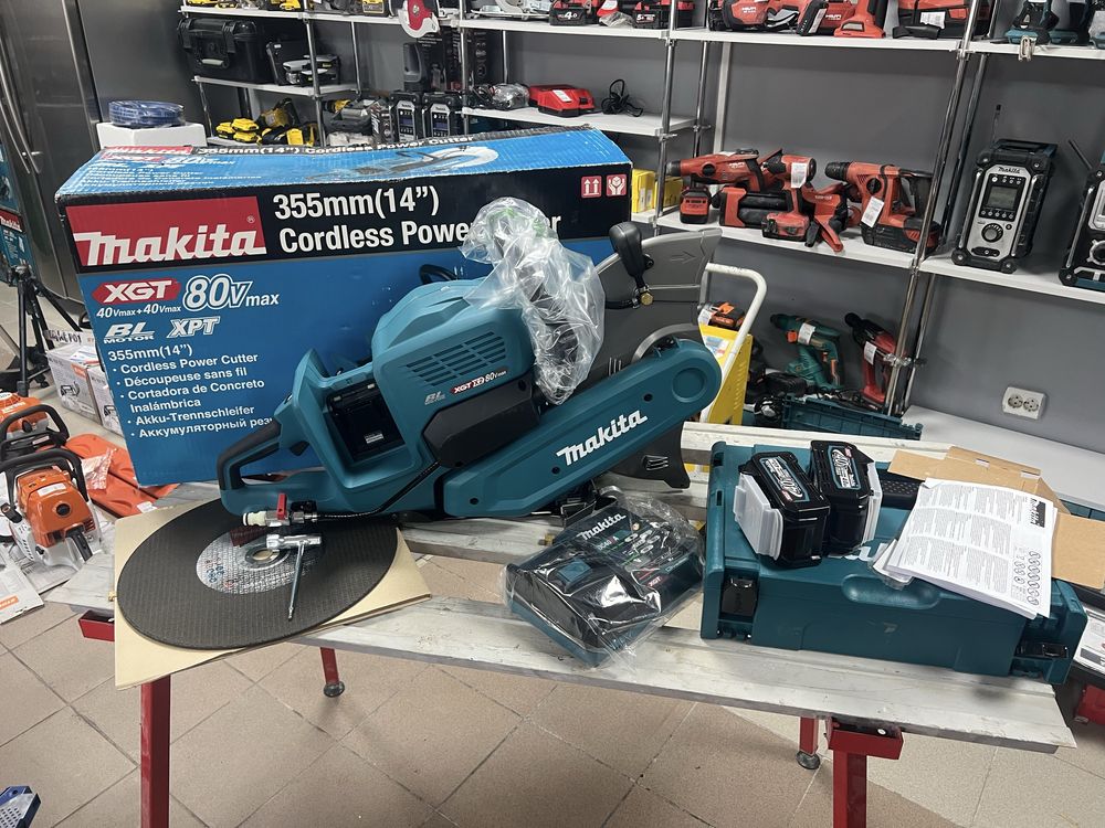 Аккумуляторный бесщеточный резчик Makita XGT CE001GZ01 НОВАЯ ЛИНЕЙКА.