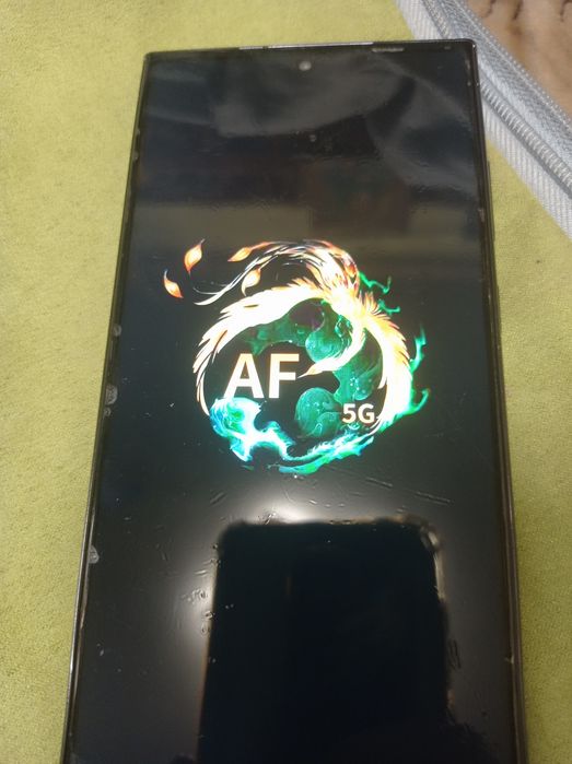 Продам телефон самсунг с23 ультра користувався дві неділі ідеальний ст