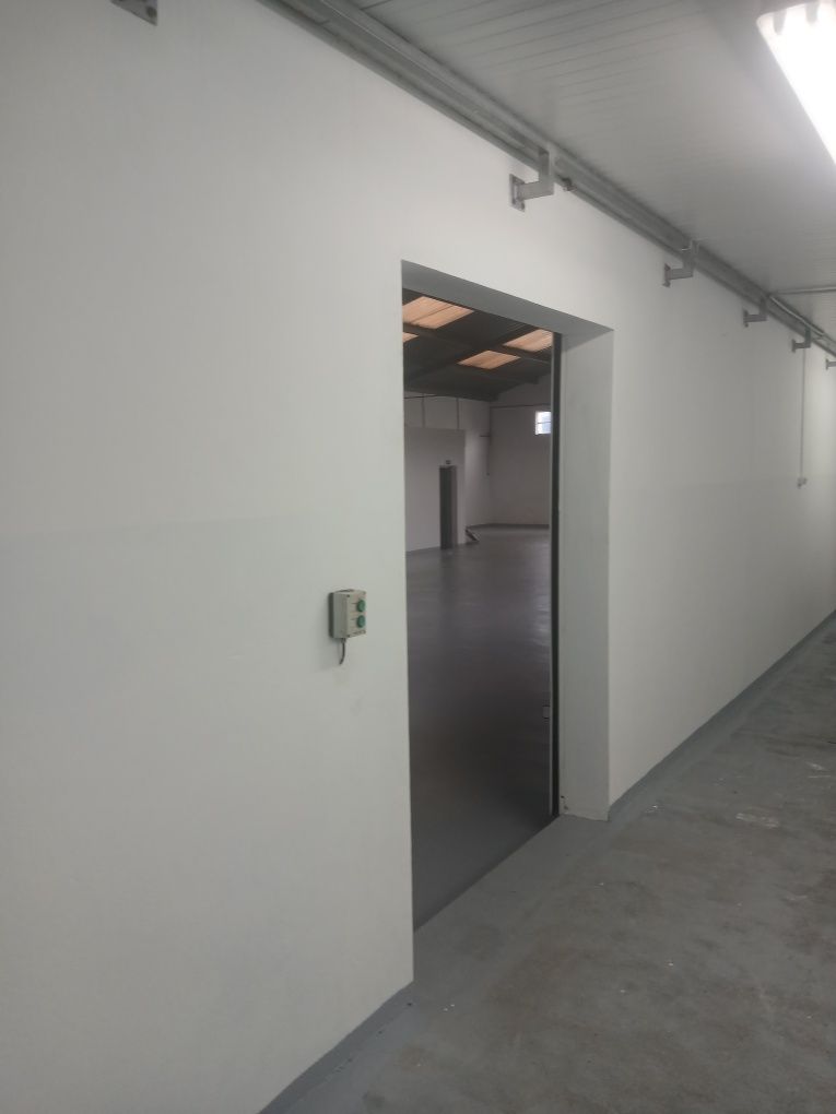 Fabuloso Armazém em cabanas de Palmela com 500 m2 junto à  coca cola
