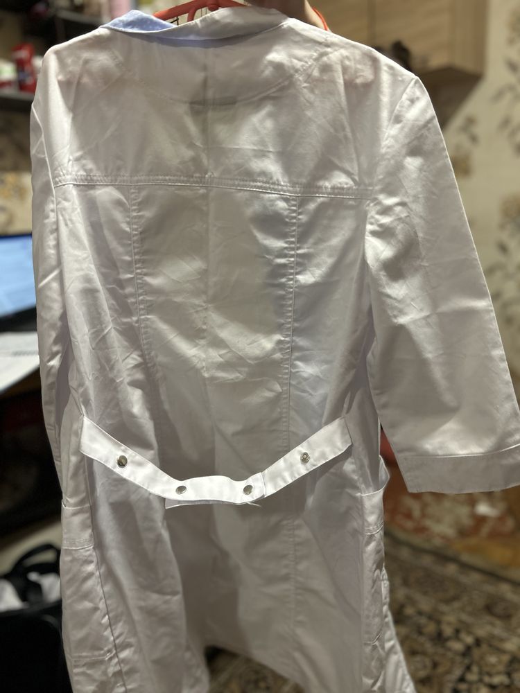 Медичний халат фірми in White
