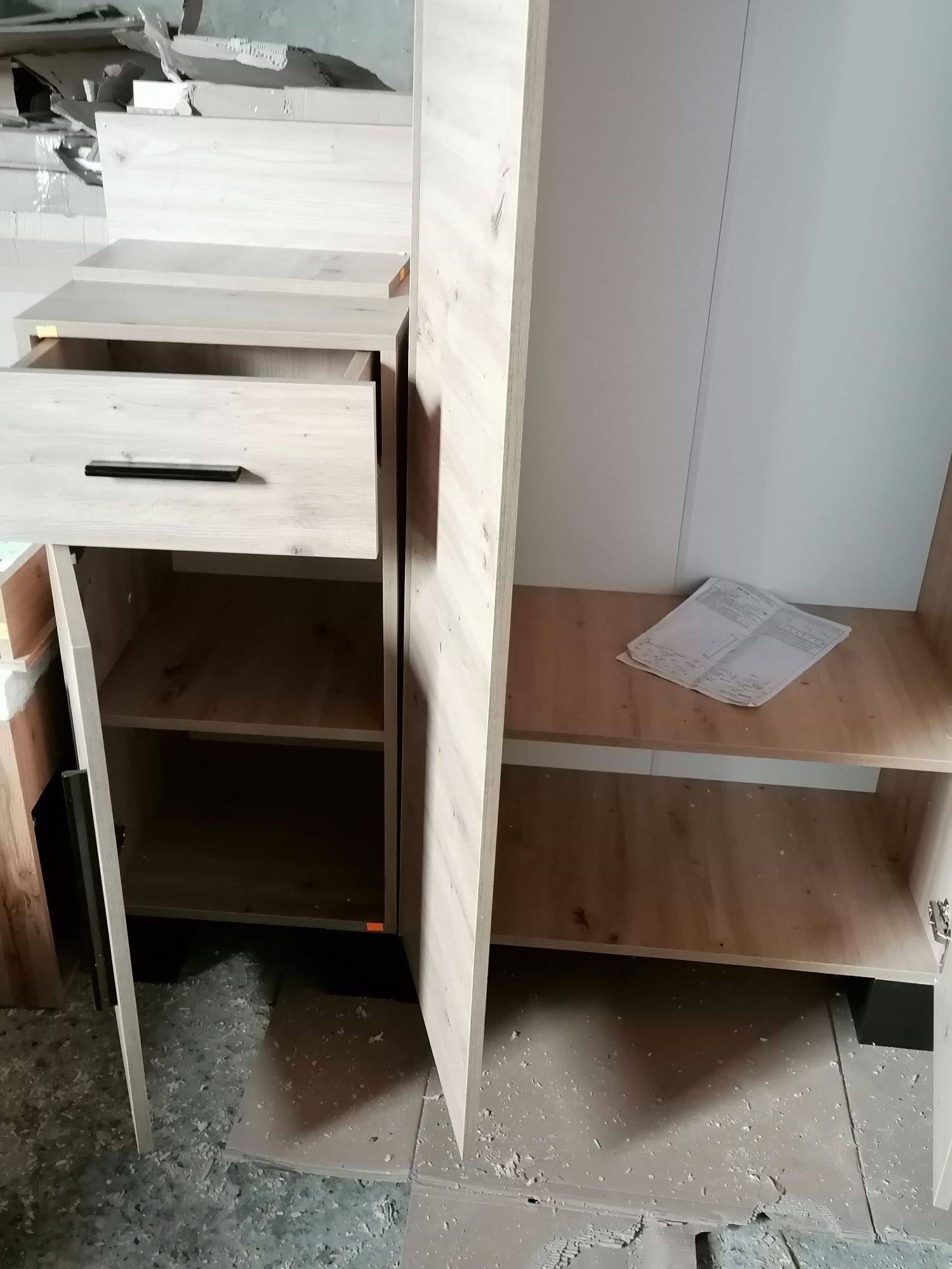 Sprzedam szafę + szafeczke