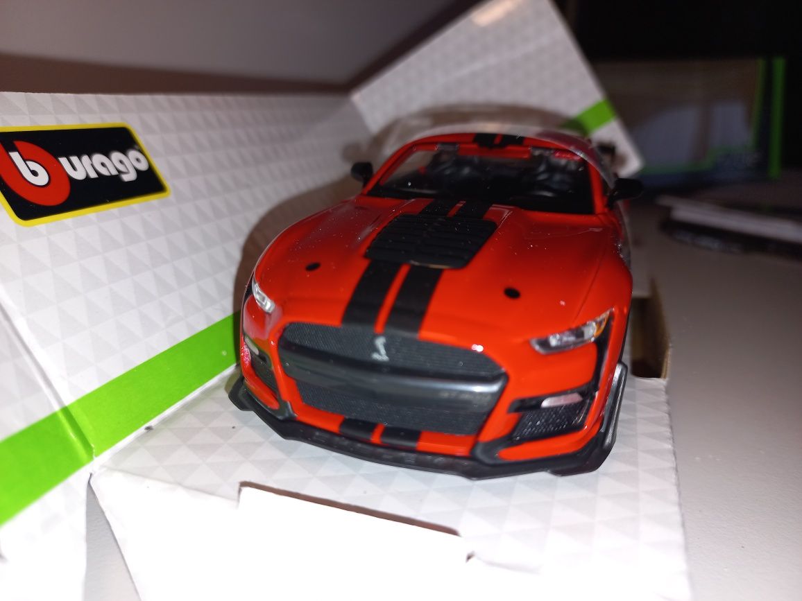 Bburago Mustang Shelby GT500,skala 1:32