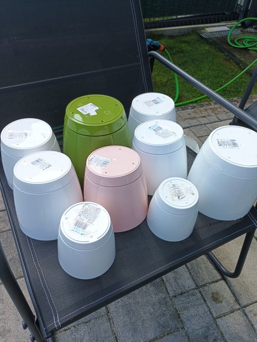 Sprzedam 17 używanych doniczek z plastiku