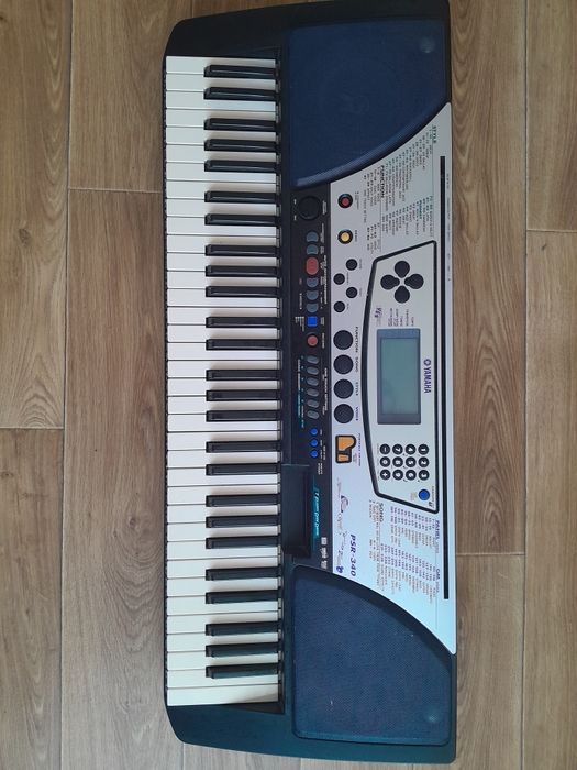 Yamaha PSR 340 electronic Keyboard