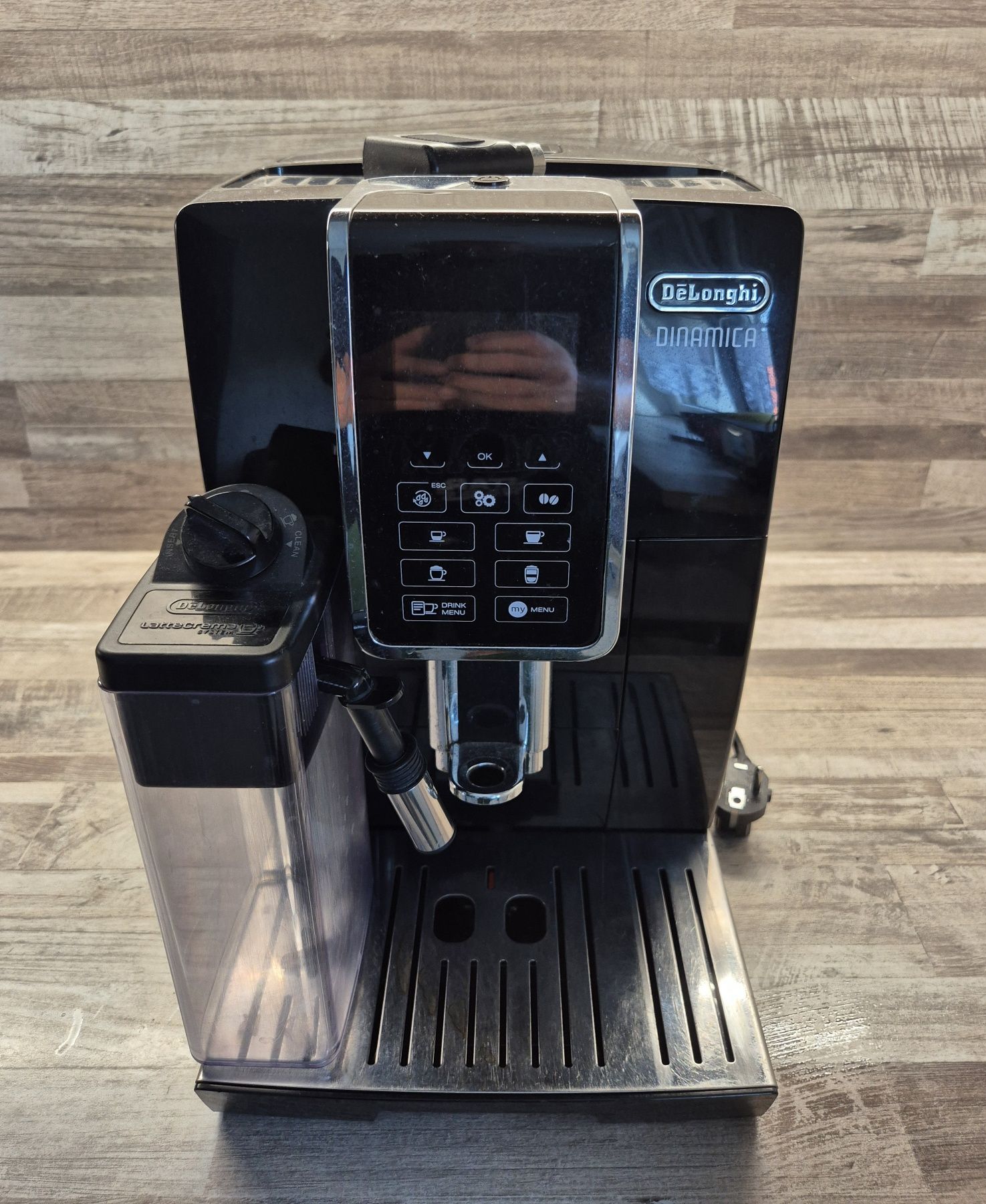 Ekspres do kawy DeLonghi Dinamica