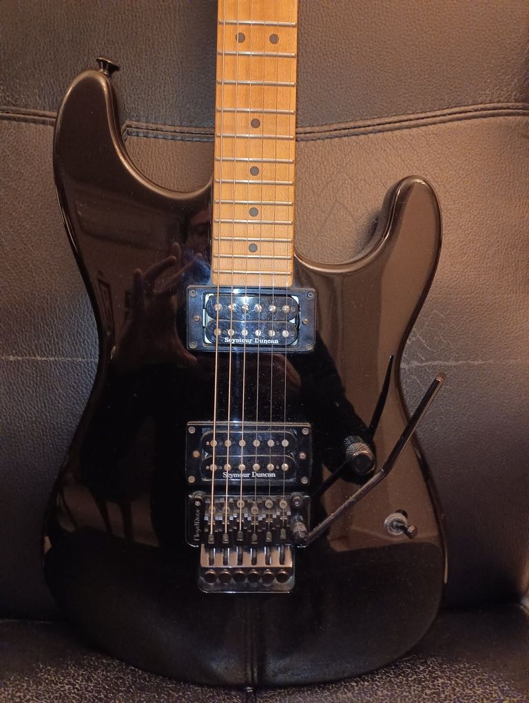 Charvel pro mod seymour Duncan