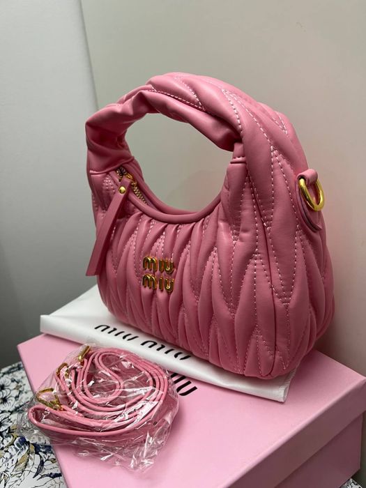 Bolsa miumiu nova