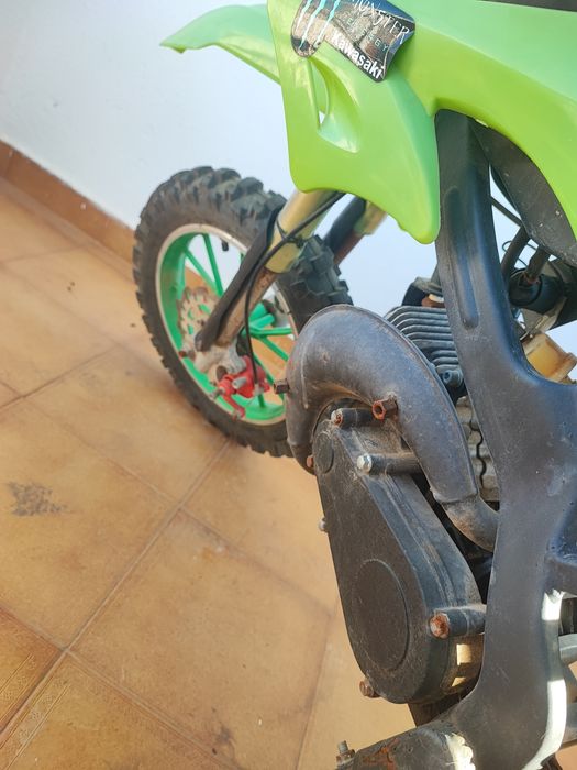 Mota criança a motor