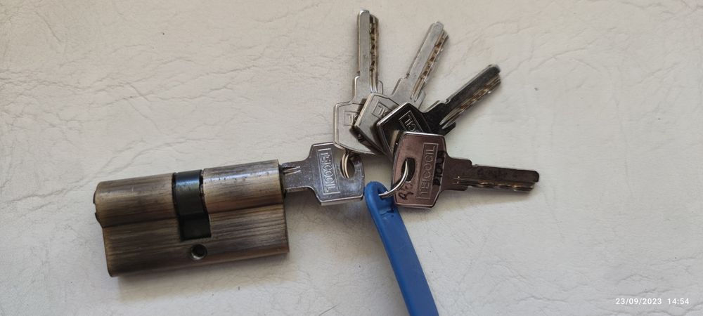 Fechaduras com chaves