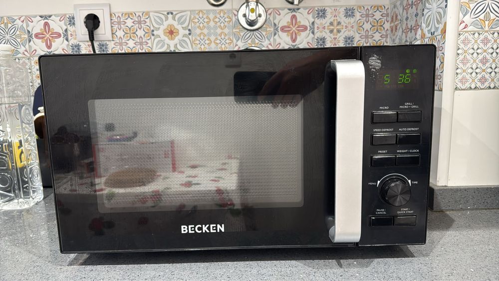 Microondas becken BMW4443