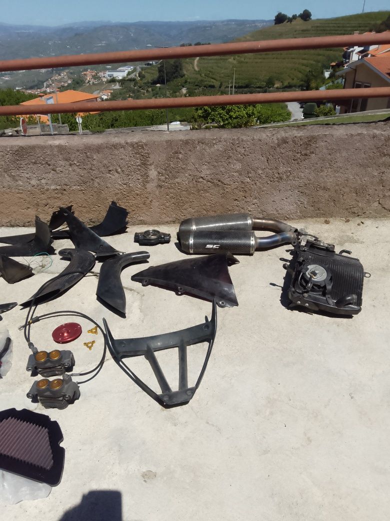 Vendo material de R1