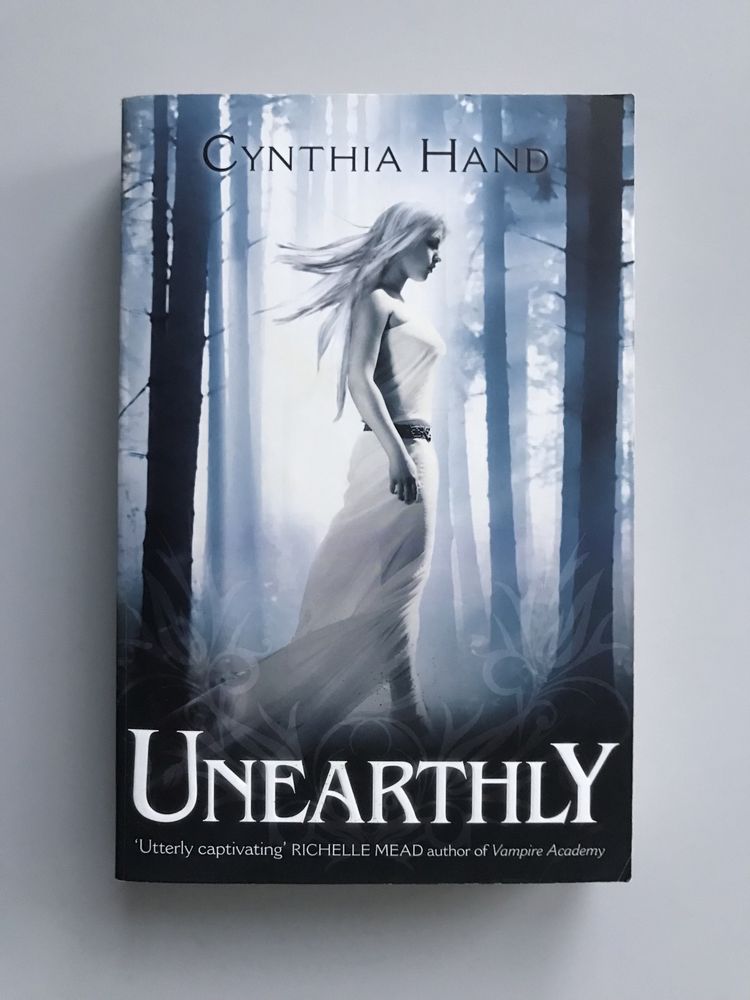 Książka „Unearthly” Cynthia Hand - English Version