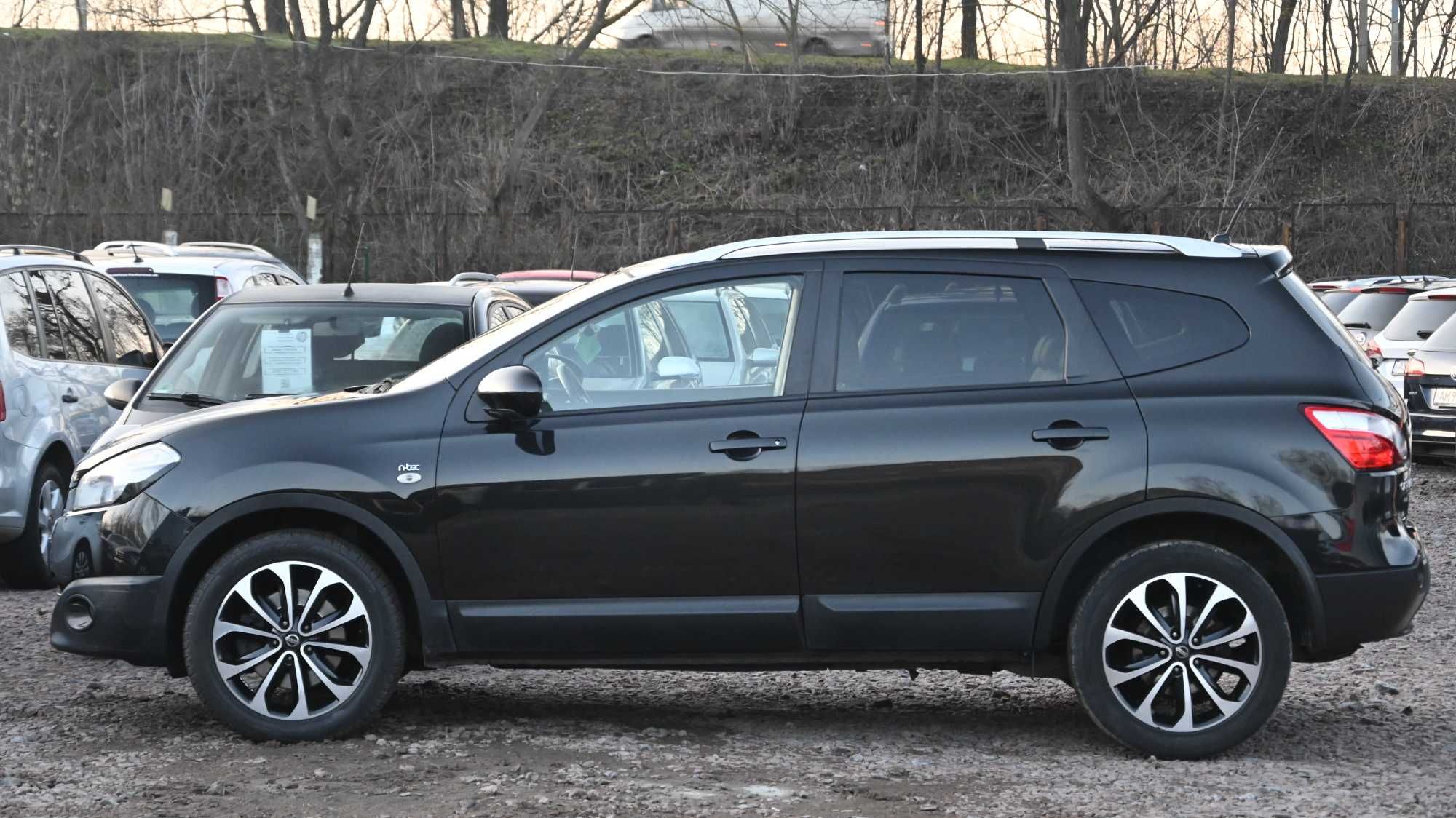 Nissan Qashqai+2 2011