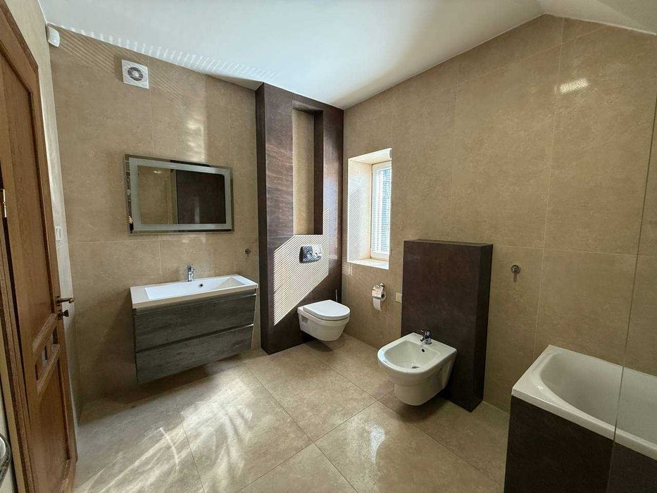 Оренда будинку Львів вул.Кульпарківська (ЖК Парус Park) гараж і підвал