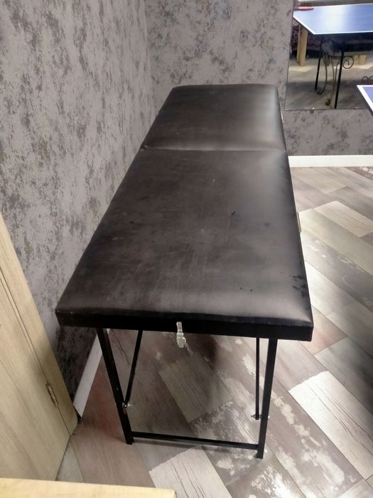 Продам массажный стол длина 180 ширина 60 высота 70 для ресниц бровей