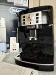 Máquina de Café DeLonghi  Magnifica S Preta