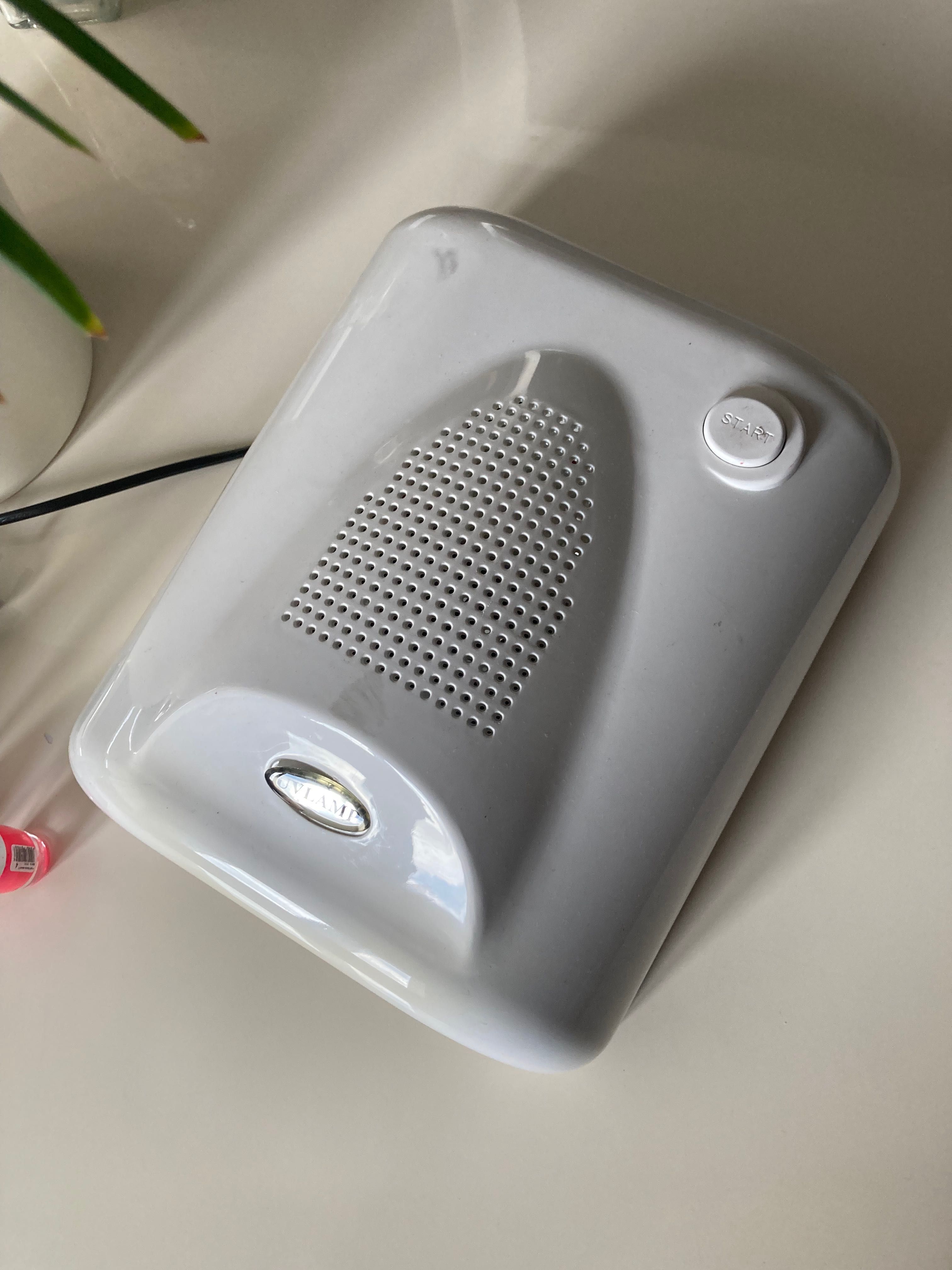 Lampa UV do manicure hybrydowego paznokci