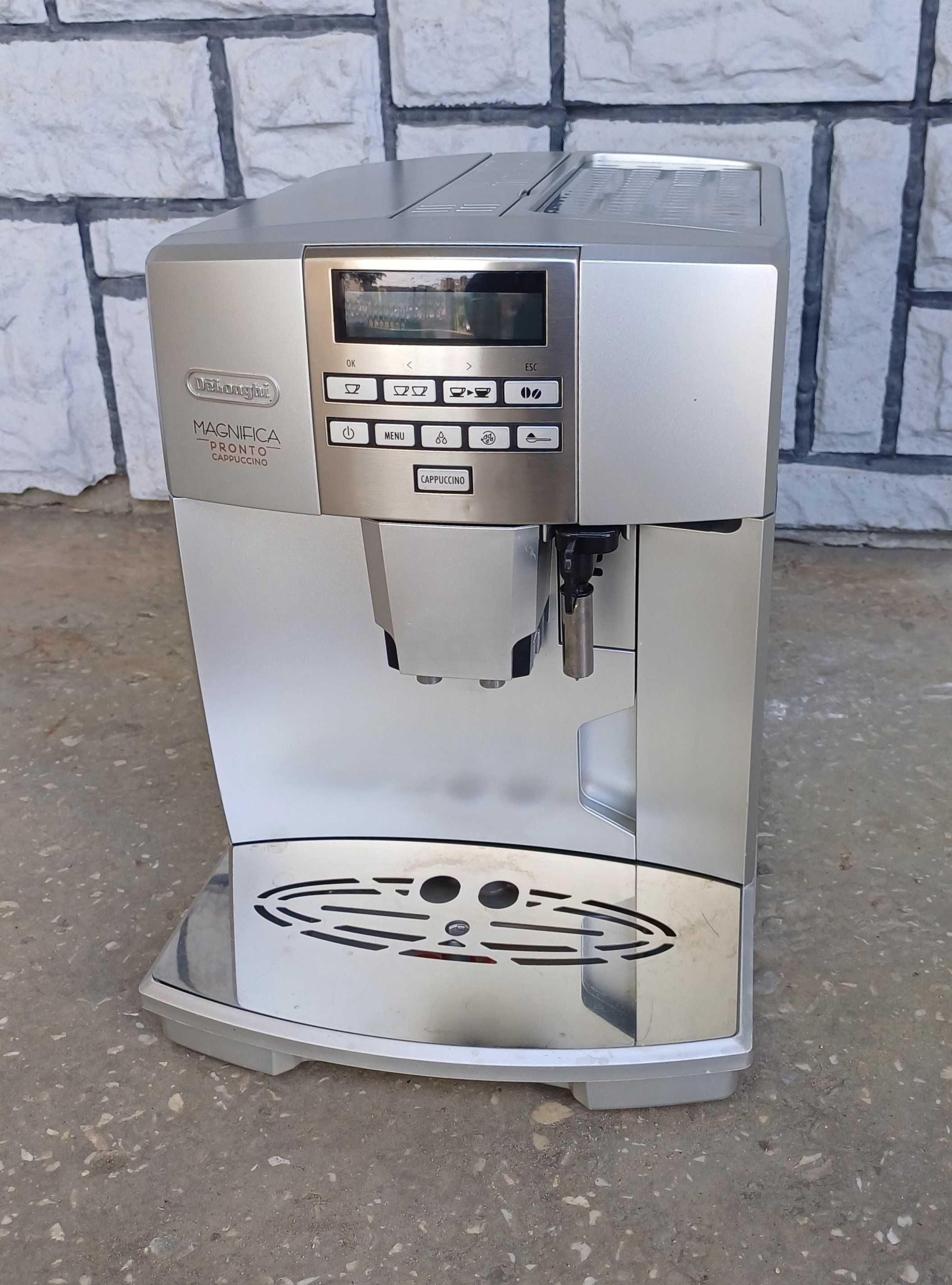 Кофемашина кофеварка DeLonghi ESAM 04.350S Magnifica pronto cappuccino